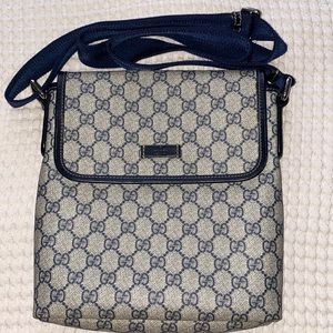 Gucci Crossbody.